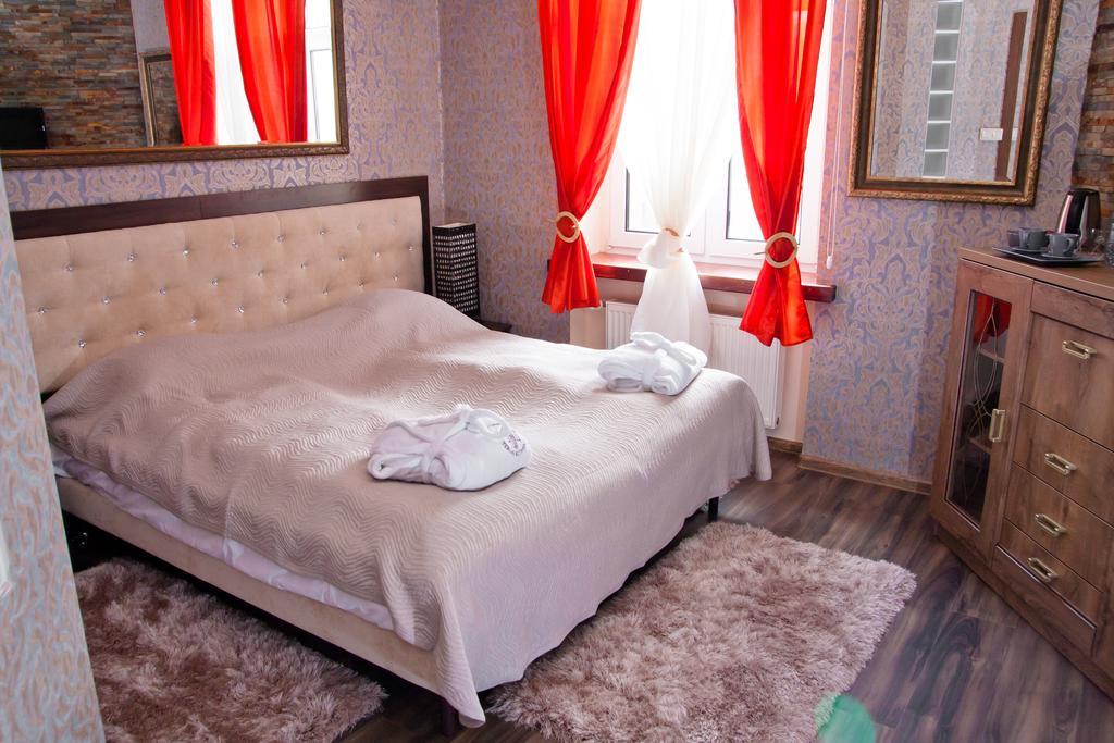 Palac Saturna Czeladz Ngoại thất bức ảnh