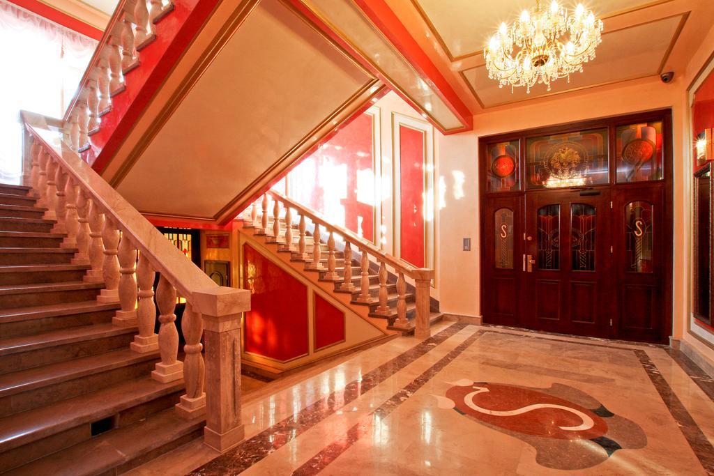 Palac Saturna Czeladz Ngoại thất bức ảnh